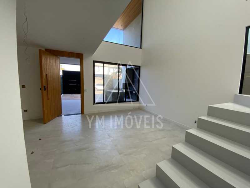 1424_G1693837581