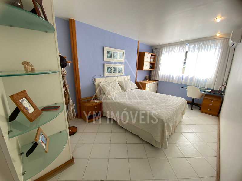 2126_G1724863030