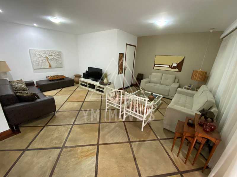 2208_G1728999432